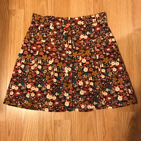 Zara Dresses & Skirts - Zara Button Up Mini Skirt